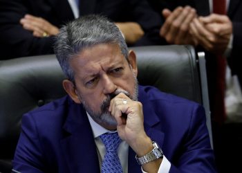Governo precisa de reforma ministerial e conter ‘fogo amigo’