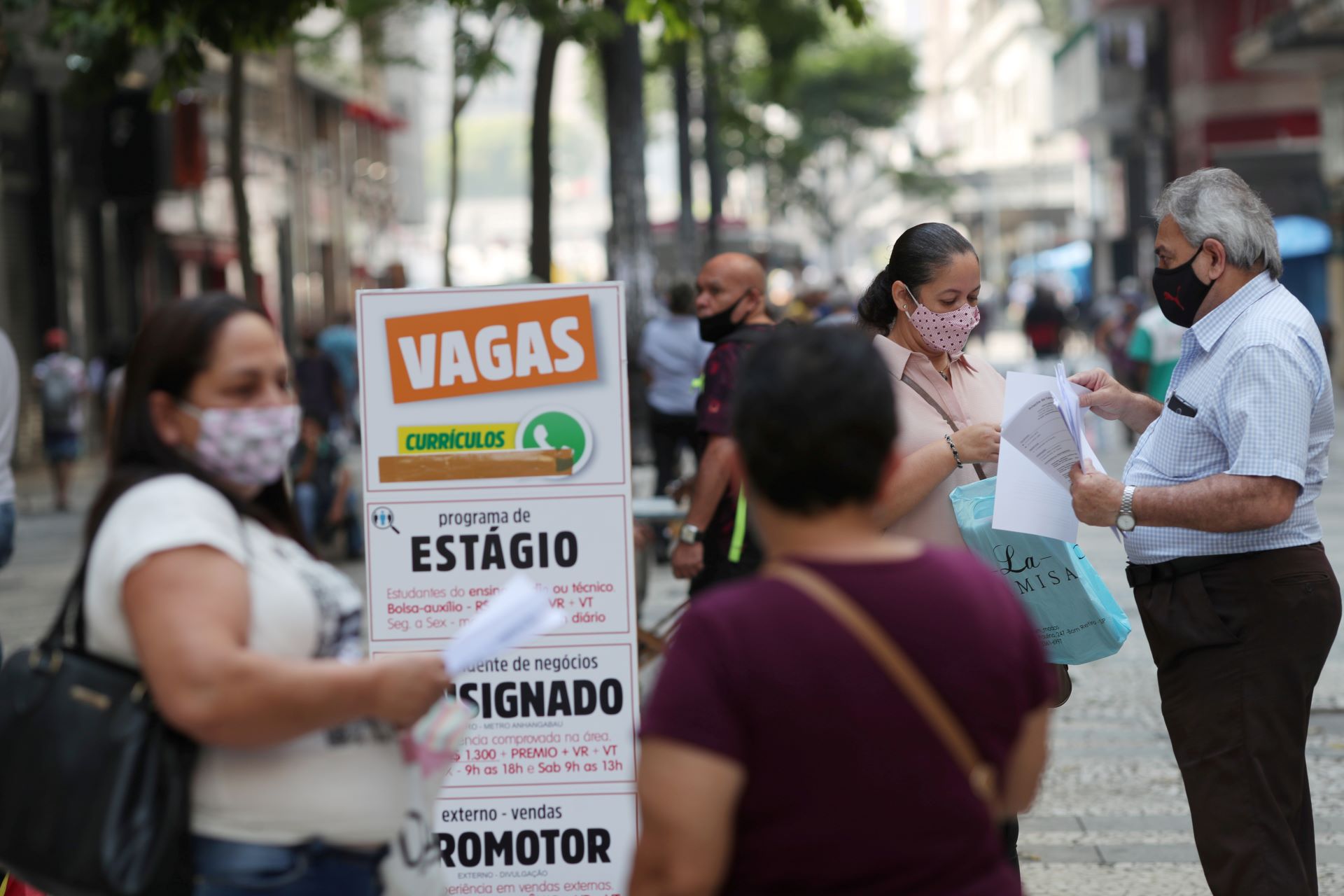 Emprego-Brasil.jpg