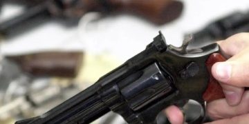 Câmara aprova projeto que autoriza investigados por crimes a comprarem armas de fogo