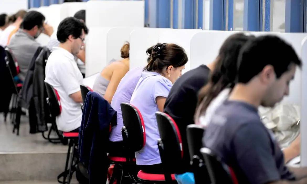cursinhos_preparatorios_para_concursos.webp.jpeg