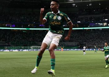 Estêvão vai de promessa a realidade em 2024 e abre novo ano em alta