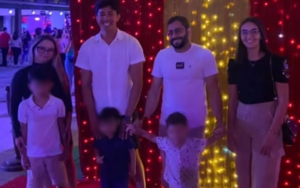 familias-de-bebes-trocados-se-reunem-para-passeio-natalino3A-momento-importante