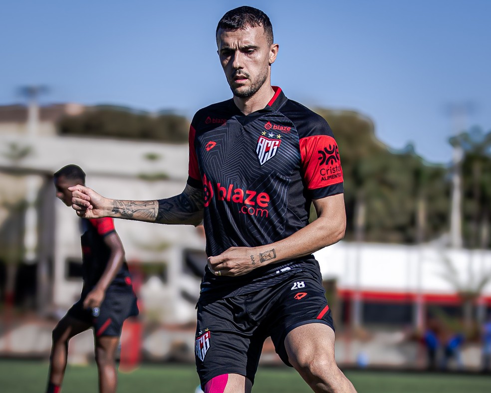 gustavo-campanharo-revela-humilhacao-e-desvalorizacao-no-atletico-go3A-22desabafo-publico-sobre-injusticas-no-clube22