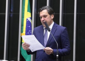 Câmara aprova projeto que limita o aumento do salário mínimo e restringe acesso ao BPC – Notícias