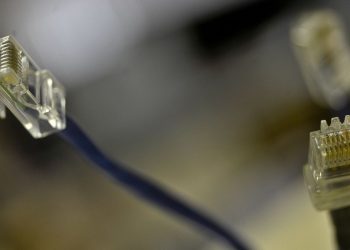 Nove a cada dez brasileiros têm acesso à internet em casa