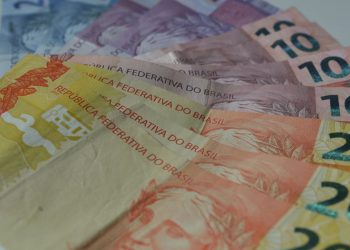 Receitas terão de subir R$ 17,9 bi para atingir déficit zero em 2025