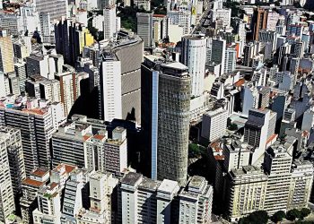 Uma a cada cinco pessoas no Brasil mora de aluguel