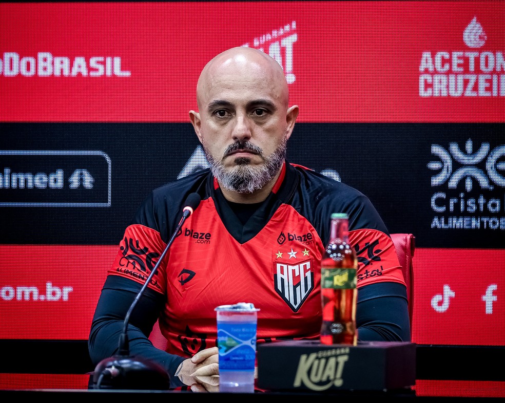 rafael-guanaes-chega-com-entusiasmo-para-reerguer-o-atletico-go3A-promessas-e-desafios-em-2025