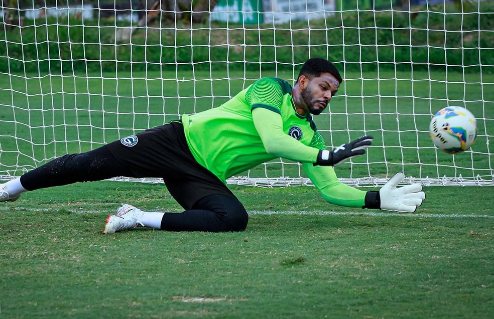 renovacao-do-contrato-de-thiago-rodrigues3A-goias-aposta-na-experiencia-do-goleiro-para-a-proxima-temporada