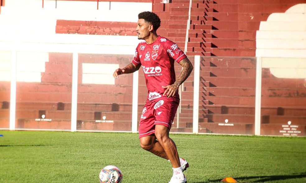 vila-nova-oficializa-contratacao-de-willian-formiga2C-idolo-de-volta-ao-tigre