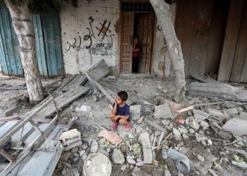 Israel aprova cessar-fogo e bombardeia Gaza antes da implementação no domingo