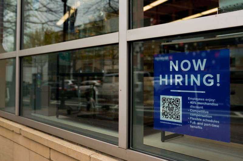 2024-09-12T124607Z_1_LYNXMPEK8B0I9_RTROPTP_3_USA-ECONOMY-JOBS.jpg