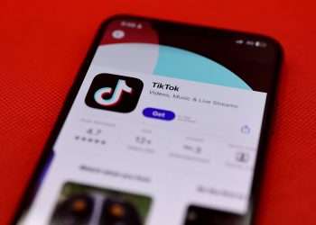 China discute venda do TikTok para Musk como uma opção para continuar no ar nos EUA