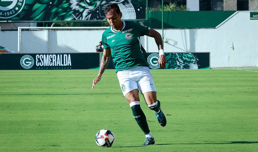 de-busca-paciencia-com-vinicius-apos-vaias-da-torcida3A-atacante-tem-contrato-ate-2025-e-segue-no-clube.-prioridade-e-contratar-camisa-10