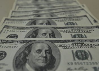 Contas externas têm saldo negativo de US$ 56 bilhões em 2024