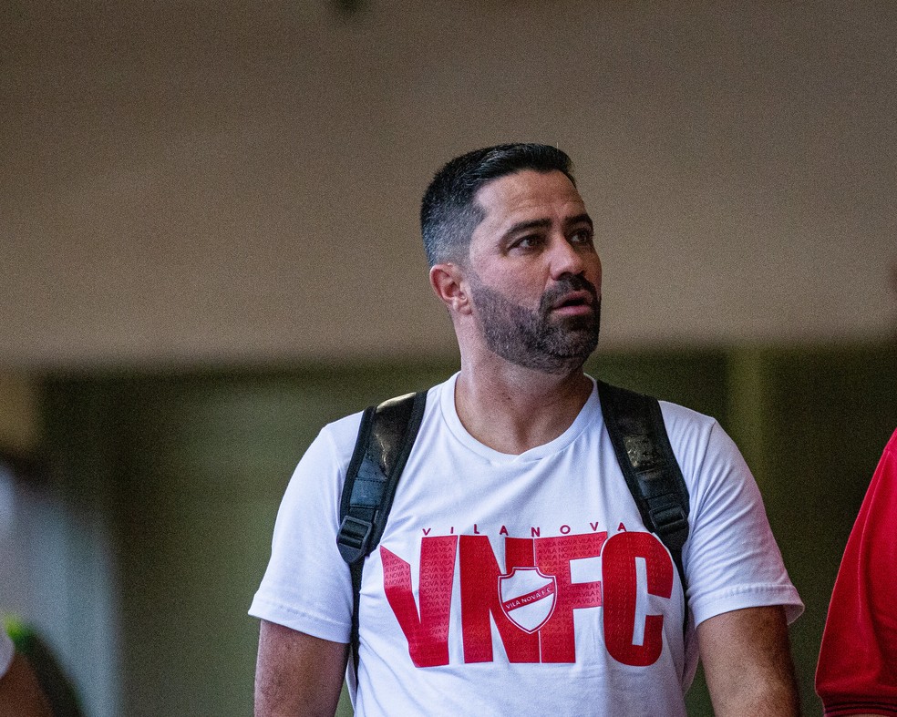 rafael-lacerda-celebra-vitoria-do-vila-nova-na-estreia-do-campeonato-goiano