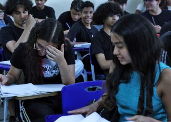 Pé-de-Meia será depositado na conta de alunos a partir de terça-feira