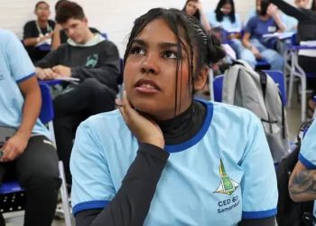 Quando o Pé-de-Meia cai na conta? Veja valor e quem tem direito ao benefício