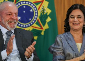 Governo anuncia vacina 100% nacional contra a dengue no SUS em 2026