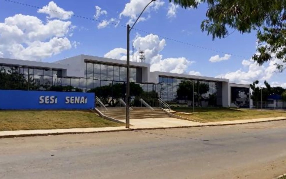 40-criancas-de-escola-em-luziania-sao-internadas-com-sintomas-de-intoxicacao-pela-agua.-empresa-terceirizada-e-apontada-como-responsavel