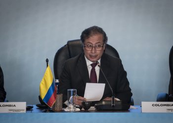 Governo da Colômbia fica à beira do colapso após bate-boca em rede nacional