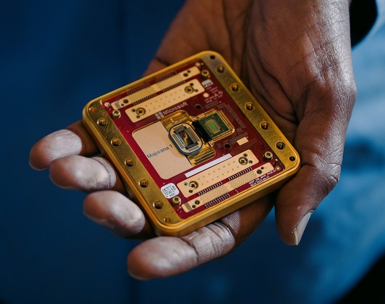MICROSOFT-QUANTUM-COMPUTER-1-e1739993479765.jpg
