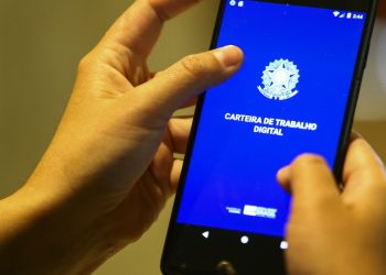 Brasil criou 137,3 mil postos formais de trabalho em janeiro