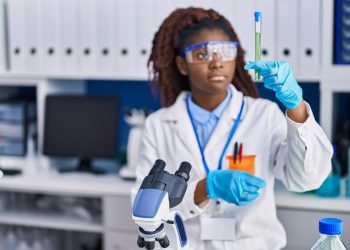 Ausência de mulheres negras é desafio para ciência