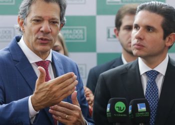 Reforma do IR e supersalários são prioridades de Haddad no Congresso