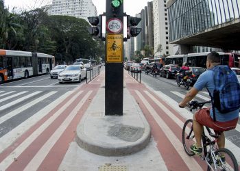 Modelo de financiamento do transporte está obsoleto, dizem gestores