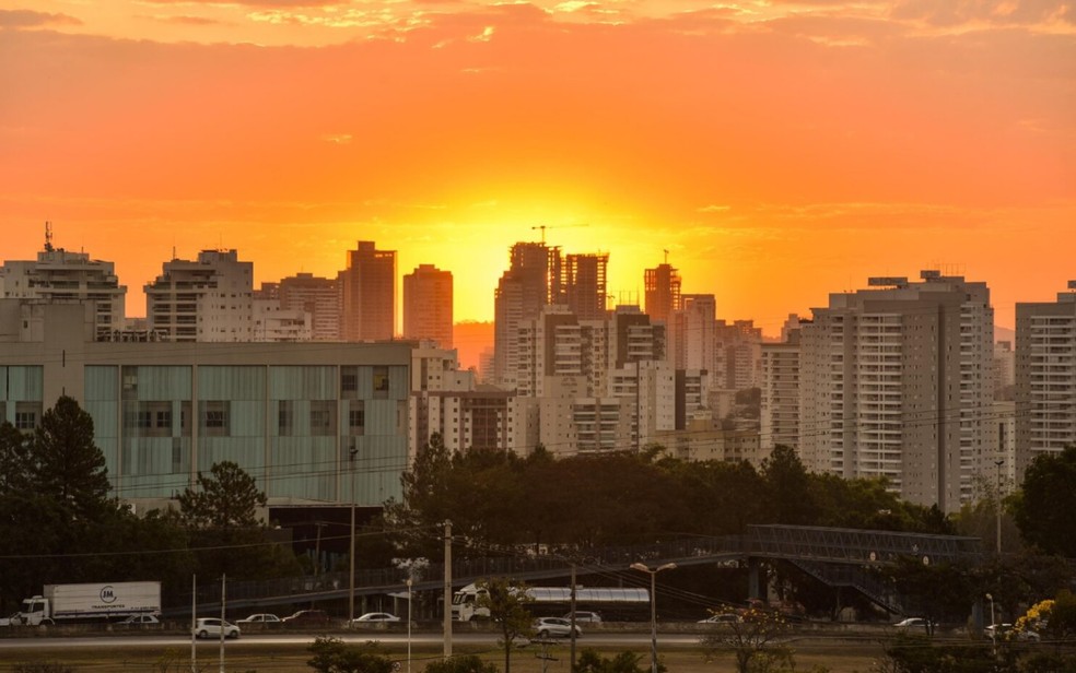 nova-onda-de-calor-em-goias-a-partir-de-sexta-feira3A-previsao-indica-aumento-nas-temperaturas-e-chuvas-persistentes