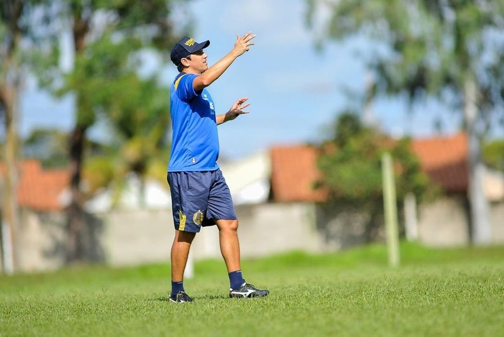 tecnico-lucio-flavio-retorna-para-comandar-aparecidense-no-campeonato-goiano
