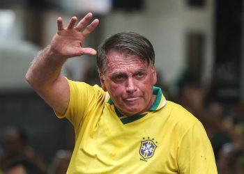 Aliados veem Bolsonaro com medo de prisão e eventual apoio a Tarcísio por anistia