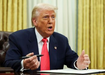 Tarifas de Trump sobre automóveis ameaçam novo choque nos preços de oferta