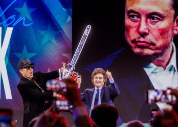 Conheça o “artista-mecânico” argentino que fabricou as motosserras de Milei e Musk