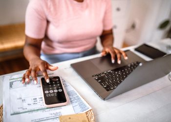 Como aumentar a restituição do Imposto de Renda? 8 dicas para reduzir a base