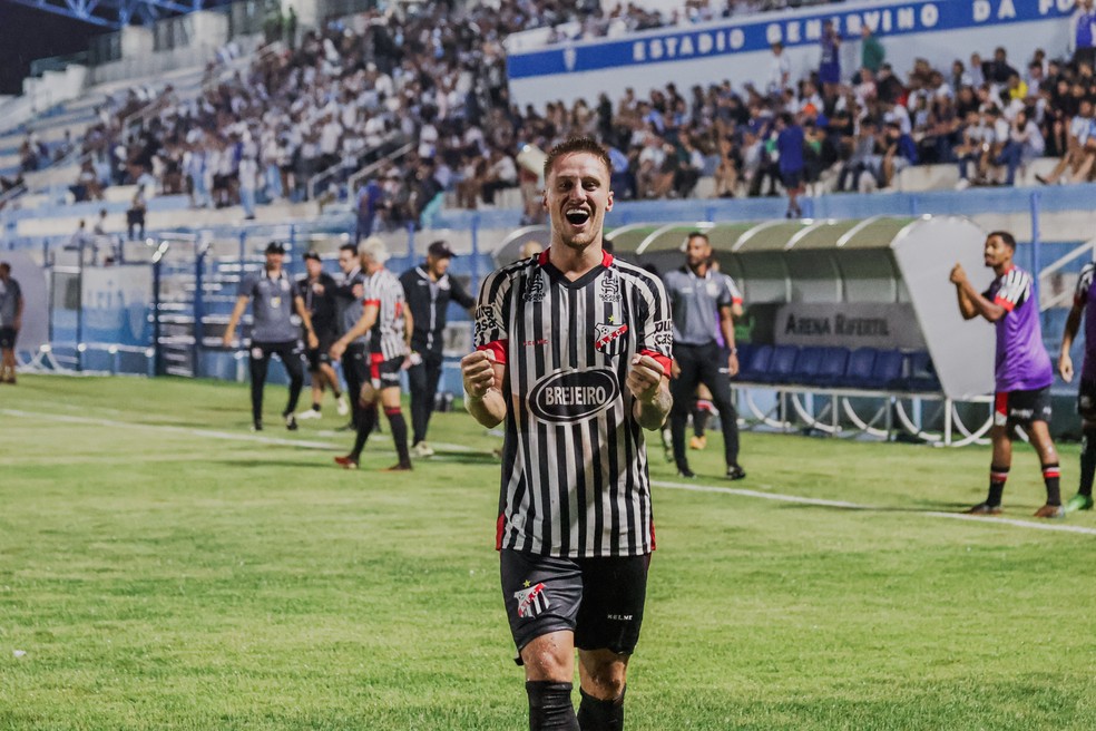 ariel2C-lider-de-assistencias2C-confiante-em-vitoria-do-anapolis-na-final-contra-vila-nova