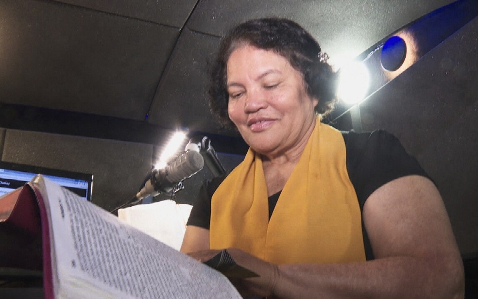 goianos-gravam-biblia-em-audio-com-sotaques-do-brasil3A-fiquei-chocada-projeto-2B31-mil-vozes-com-a-palavra-movimenta-o-estado