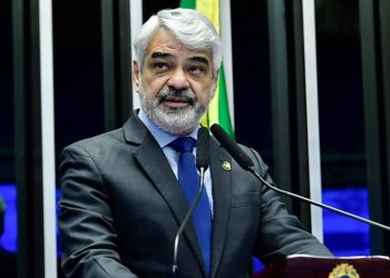 Humberto Costa assume PT e diz que prioridade é reeleger Lula