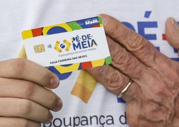 Governo faz acordo para incluir Pé-de-Meia e Vale Gás no orçamento