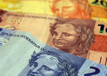 Empresas brasileiras pagam R$ 1,3 tri em dividendos em 5 anos; veja melhores setores