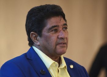 revista cita “farra” a políticos e aumento de 330% a presidentes de federações