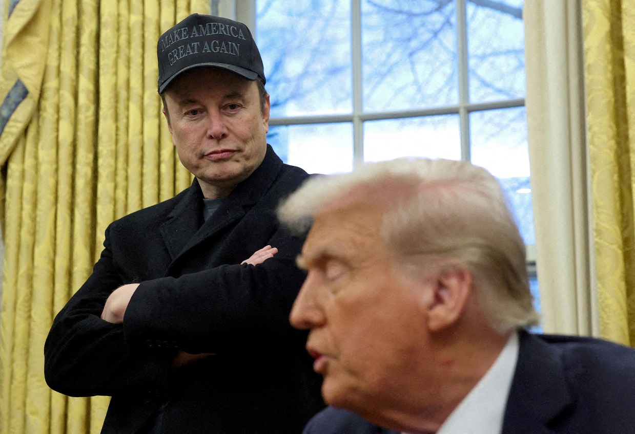 2025-04-02T155302Z_1_LYNXNPEL310TY_RTROPTP_4_EUA-TRUMP-MUSK.jpg