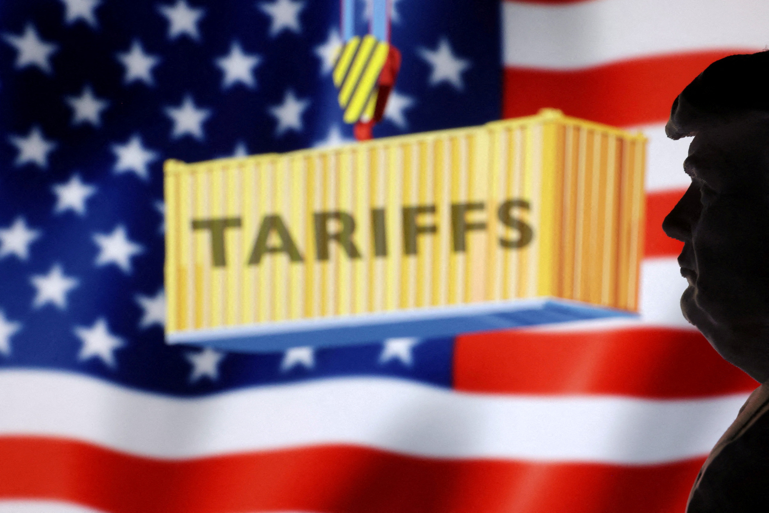 2025-04-03T100246Z_59401636_RC2XPDADQG47_RTRMADP_3_USA-TRUMP-TARIFFS-STOCKS.jpg