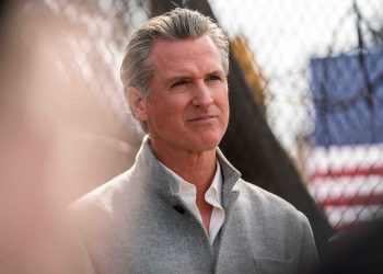 Governador da Califórnia diz que estado vai processar governo Trump por tarifas