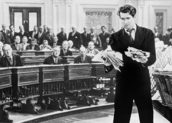 Fala muito! Senador dos EUA bate recorde de discurso mais longo; veja outros casos