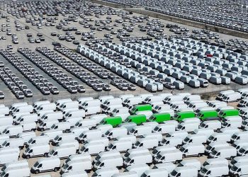 Tarifas de Trump já estão reduzindo as importações de carros e desativando fábricas