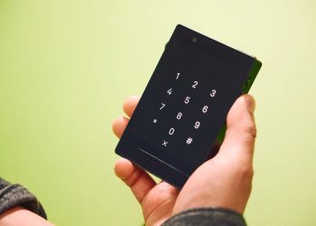 Usar um telefone menos ‘smart’ pode ajudar? Este repórter testou