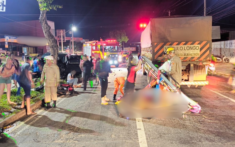 acidente-em-goiania3A-motociclista-morre-e-passageira-fica-ferida-apos-colisao-com-caminhonete-noticias-de-goias
