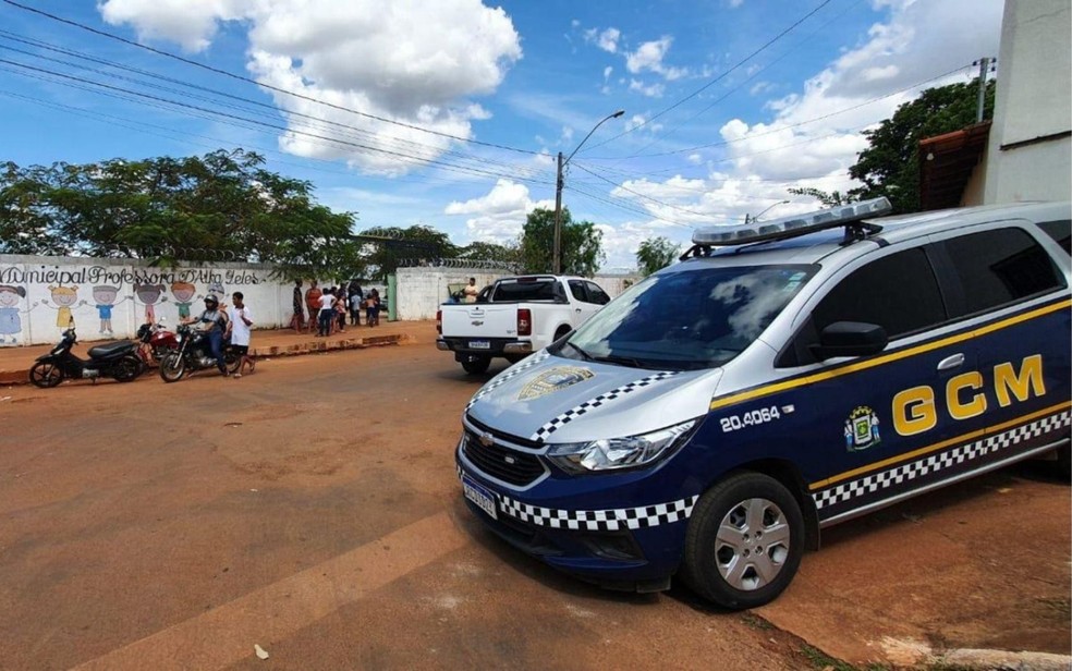 alunos-e-maes-recebem-indenizacao-de-r24500-mil-apos-gcm-usar-spray-de-pimenta-em-escola-de-goiania